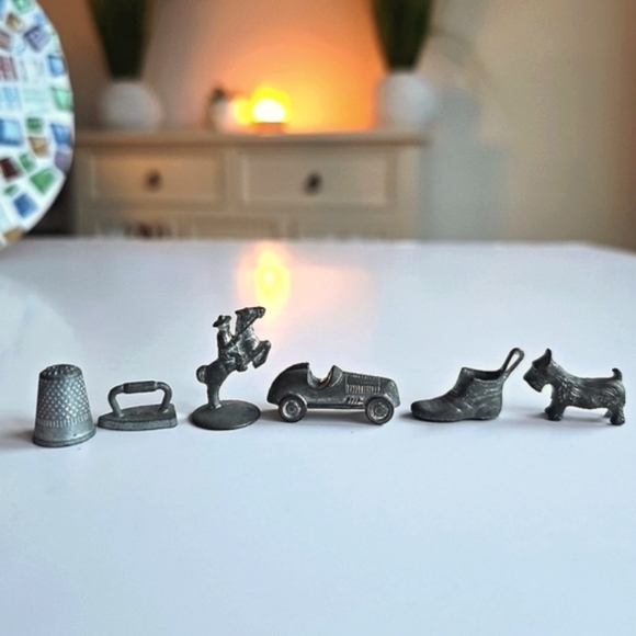 Vintage Monopoly Board Game Replacement Tokens, 6 Movers - Picture 1 of 11